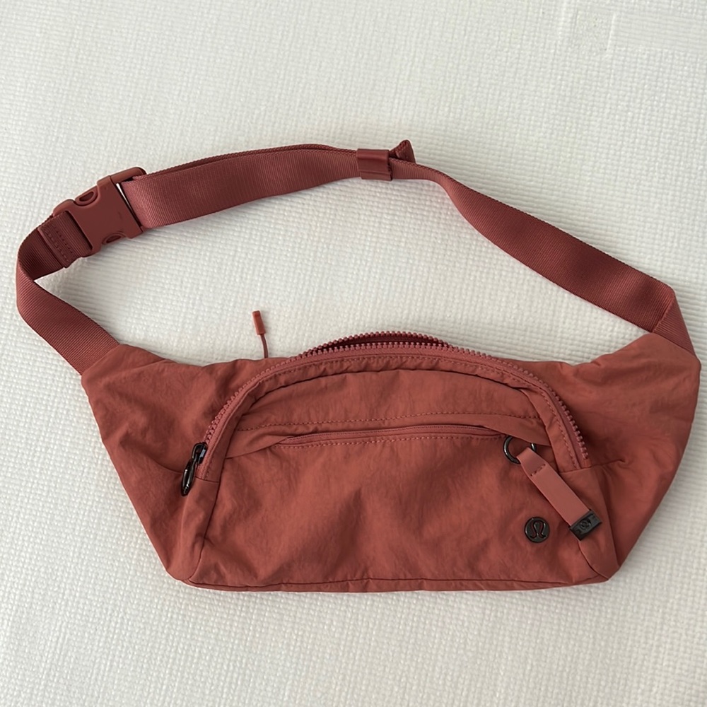 Lululemon Fanny pack